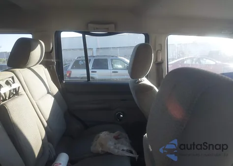 2006 Jeep Commander from USA, damaged, VIN 1J8HG48K36C206294